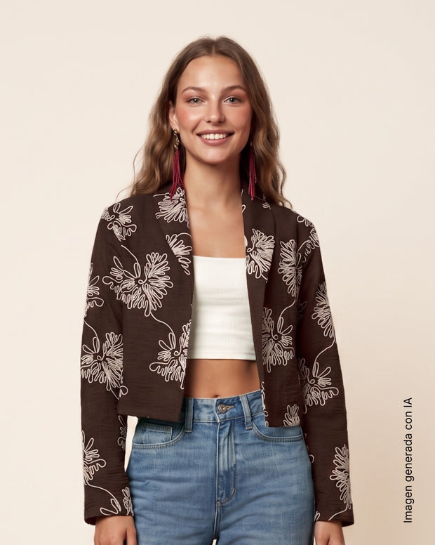 Chaqueta corta con bordados