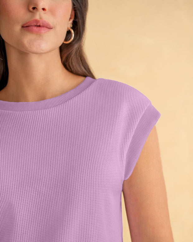 Camiseta con textura y manga rodada