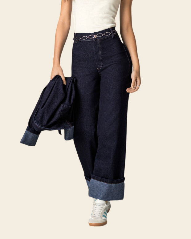 Camiseta ajustada con detalles en contraste