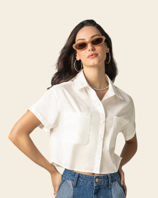 Camisa corta con bolsillos frontales#color_018-marfil