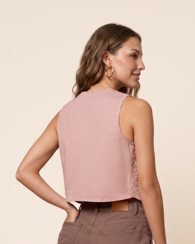 Chaleco corto con taches decorativos