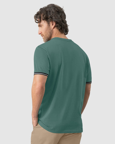 Camiseta manga corta con detalle tejido en mangas#color_063-verde-azul