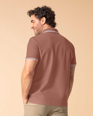 Camiseta tipo polo con cuello y mangas tejidas#color_381-cafe-claro