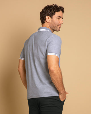 Camiseta tipo polo con cuello y mangas tejidas#color_717-gris-claro