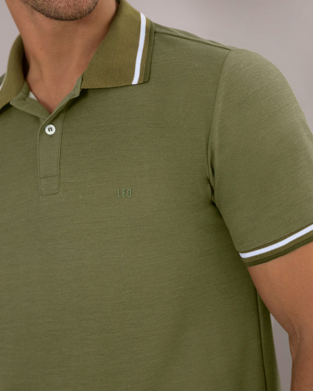 Camiseta tipo polo con cuello y mangas tejidas