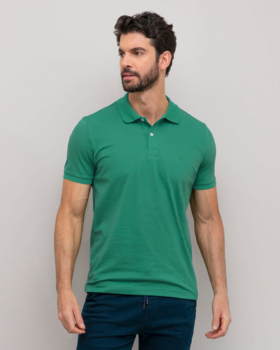 Camiseta tipo polo con bordado en frente#color_650-verde-limon