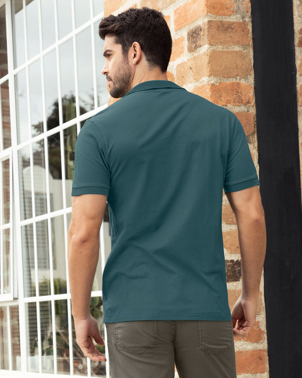 Camiseta tipo polo con bordado en frente
