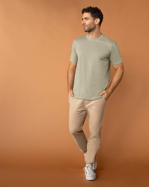 Camiseta manga corta con logo bordado en frente