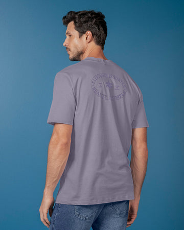 Camiseta manga corta con estampado localizado y cuello redondo#color_412-lila-osc