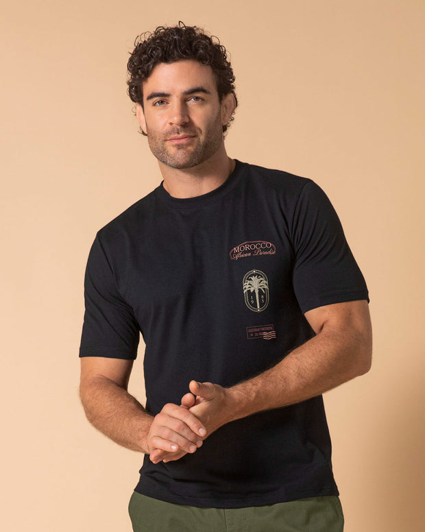 Camiseta manga corta con estampado localizado y cuello redondo