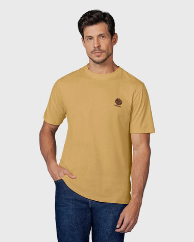 Camiseta manga corta con estampado localizado y cuello redondo#color_847-mostaza