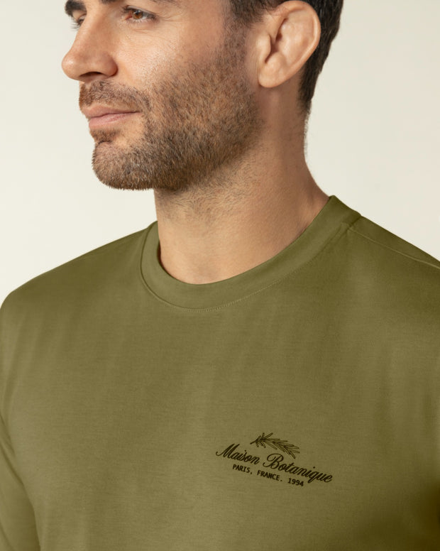 Camiseta manga corta con estampado localizado y cuello redondo