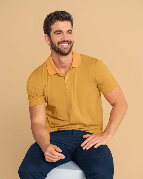 Camiseta tipo polo con perilla funcional con puños y cuello tejido#color_113-mostaza