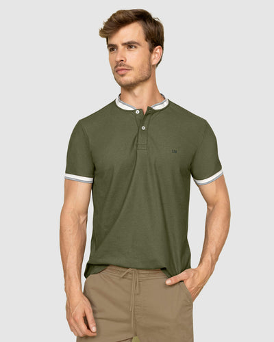 Camiseta con cuello henley y perilla funcional#color_601-verde