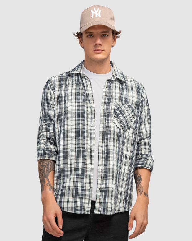 Camisa manga larga tipo leñadora silueta amplia
