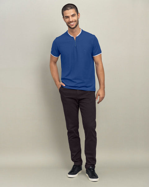 Camiseta cuello henley con cierre en frente#color_517-azul