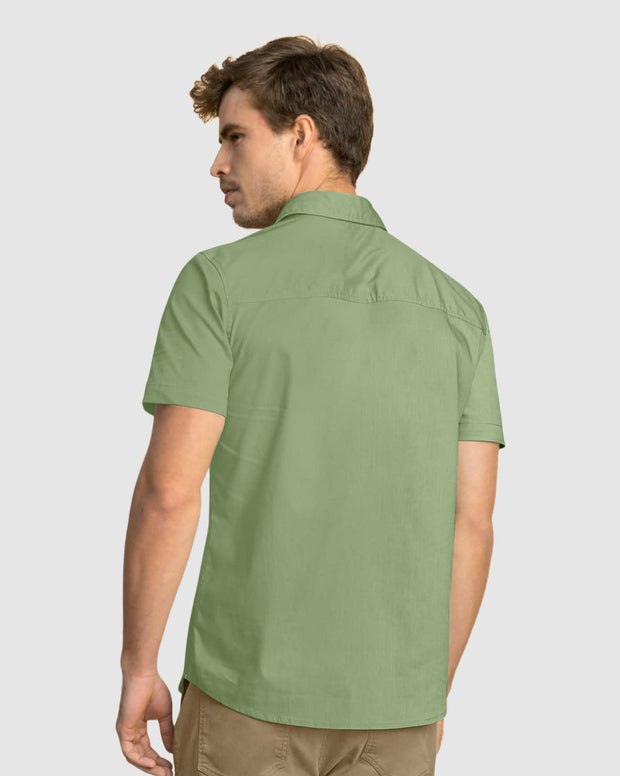 Camisa manga corta con botones y bolsillo en frente