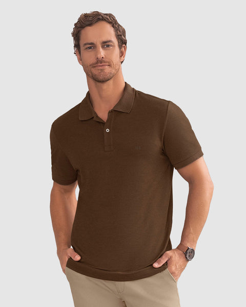Camiseta tipo polo manga corta masculina#color_c23-cafe-chocolate