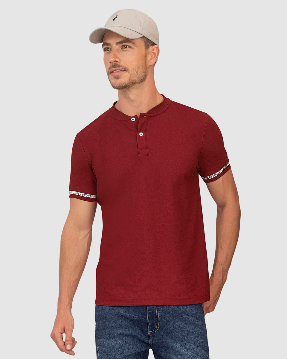 Camiseta henley con detalle de elástico estampado en puños