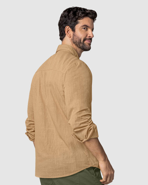 Camisa con botones y bolsillo en frente#color_084-arena-medio
