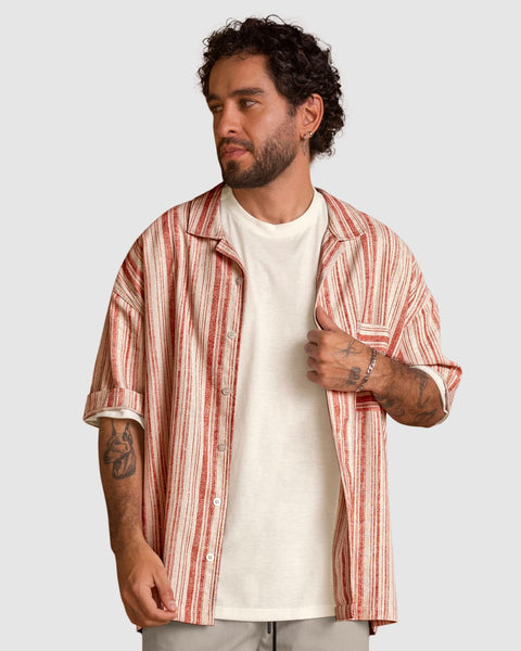 Camisa manga corta en tela tipo lino#color_a89-terracota-medio-estampado