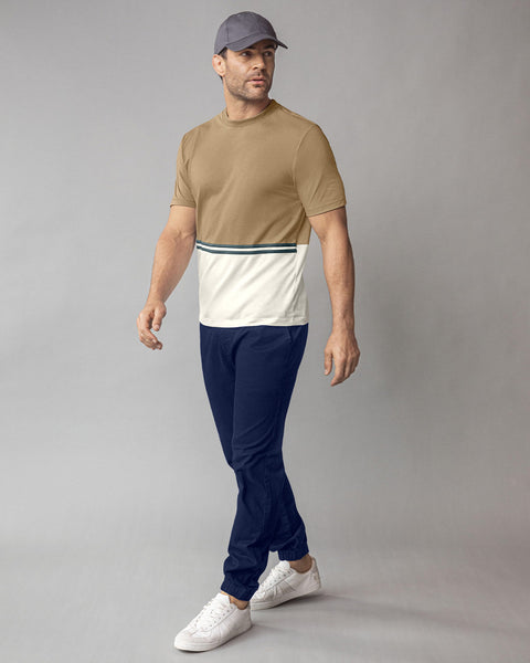 Camiseta manga corta con bloque de color#color_084-arena-marfil