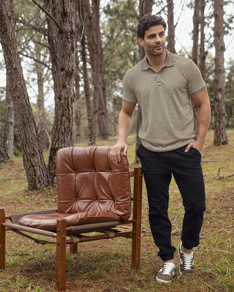 Camiseta tipo polo en tela extrasuave#color_084-arena