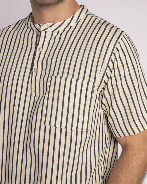 Camisa manga corta cuello nerú en tela tipo lino#color_517-rayas-azul
