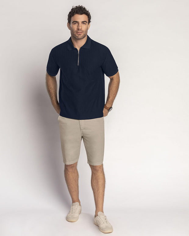 Camiseta tipo polo con cierre en tela con textura