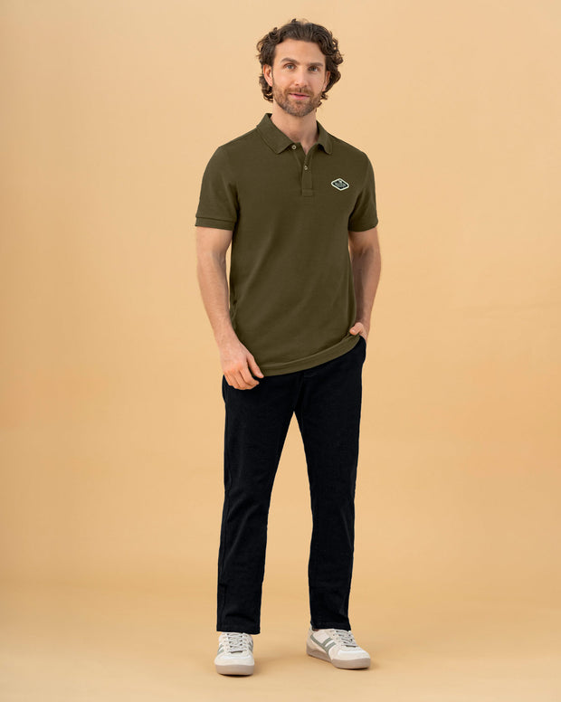 Camiseta tipo polo con aplique bordado