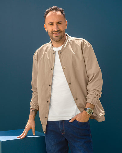 Chaqueta tipo bomber con cuello en contraste#color_084-arena