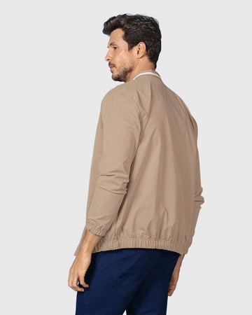 Chaqueta tipo bomber con cuello en contraste#color_084-arena