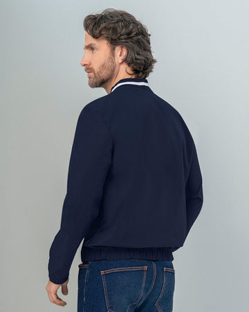 Chaqueta tipo bomber con cuello en contraste#color_c41-azul-medio