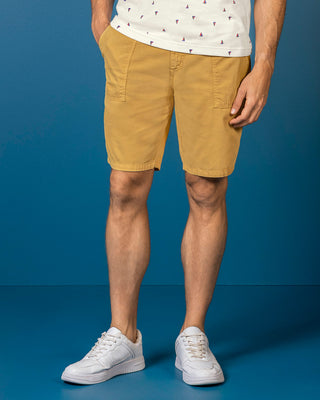 Bermuda con bolsillos de parche#color_c73-amarillo