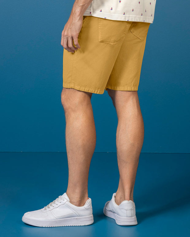 Bermuda con bolsillos de parche