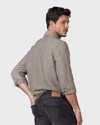 Camisa para hombre con botones en frente#color_084-arena