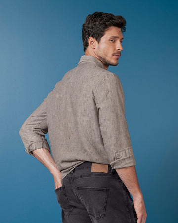 Camisa para hombre con botones en frente#color_084-arena