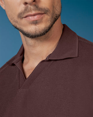 Camiseta tipo polo con cuello sport tejido#color_c24-cafe