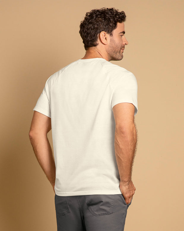Camiseta manga corta con detalle en contraste y estampado localizado