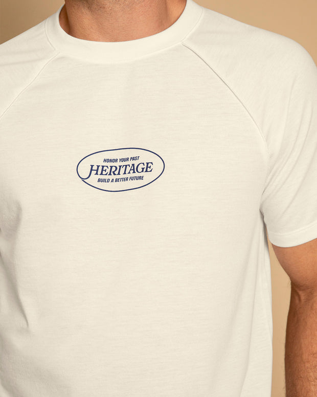 Camiseta manga corta con detalle en contraste y estampado localizado