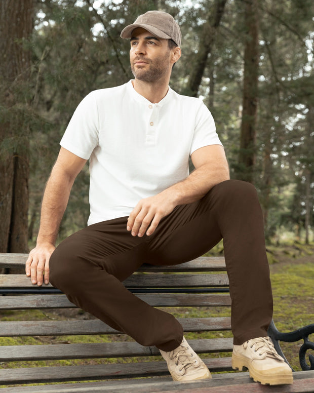 Camiseta henley semiajustada con botones