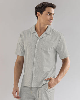 Camisa manga corta con bolsillo en frente#color_717-gris-claro