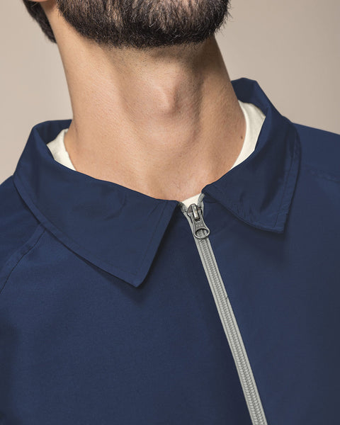Chaqueta masculina con cierre funcional#color_457-azul-oscuro