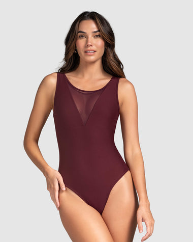 Body de control suave con tul en escote#color_349-vino