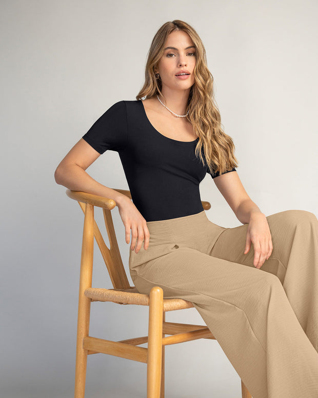 Camiseta corta ajustada con escote redondo
