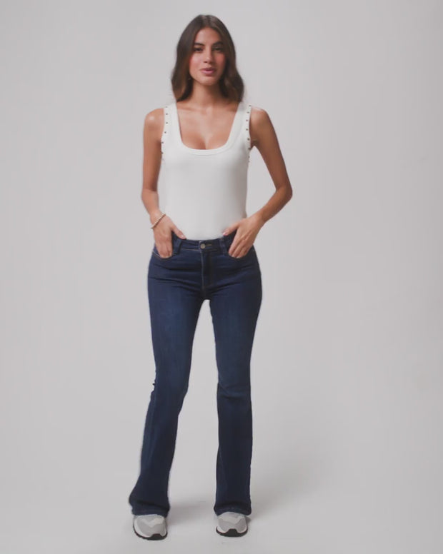 Jean levanta cola bota flare