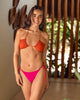 Panty de bikini eco de poco cubrimiento elaborado con nylon reciclado#color_478-fucsia