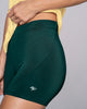 Short corto deportivo ajustado y ligero con cómodo elástico en cintura#color_613-verde-oscuro