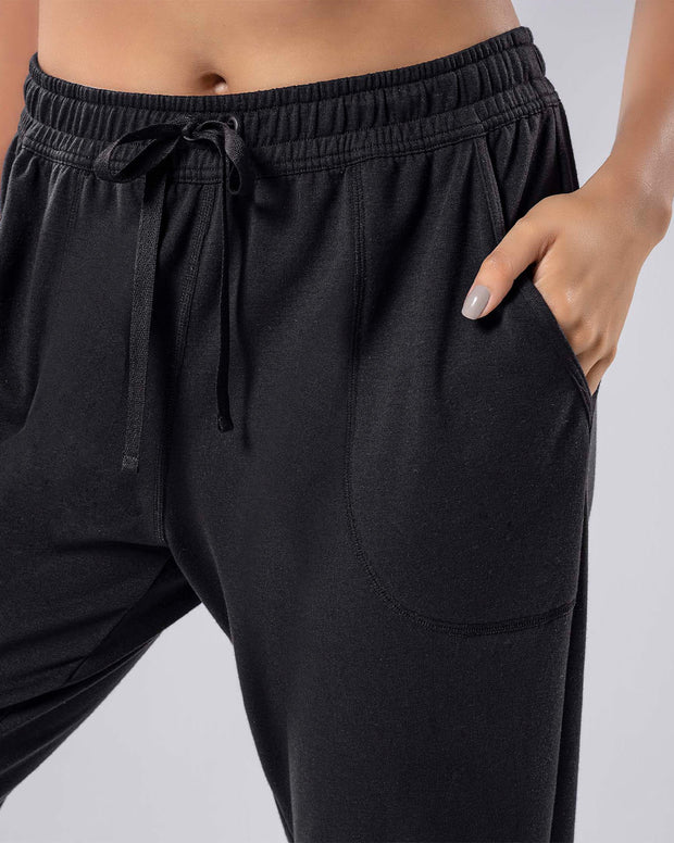Jogger deportivo de silueta amplia con bolsillos