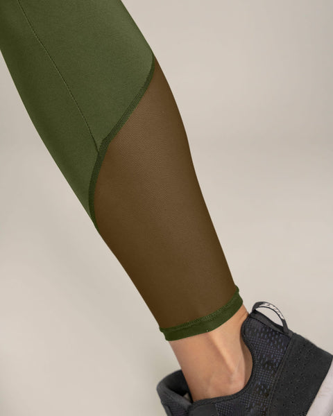 Legging deportivo con control de abdomen y tela antibacterial con aloe vera#color_695-verde